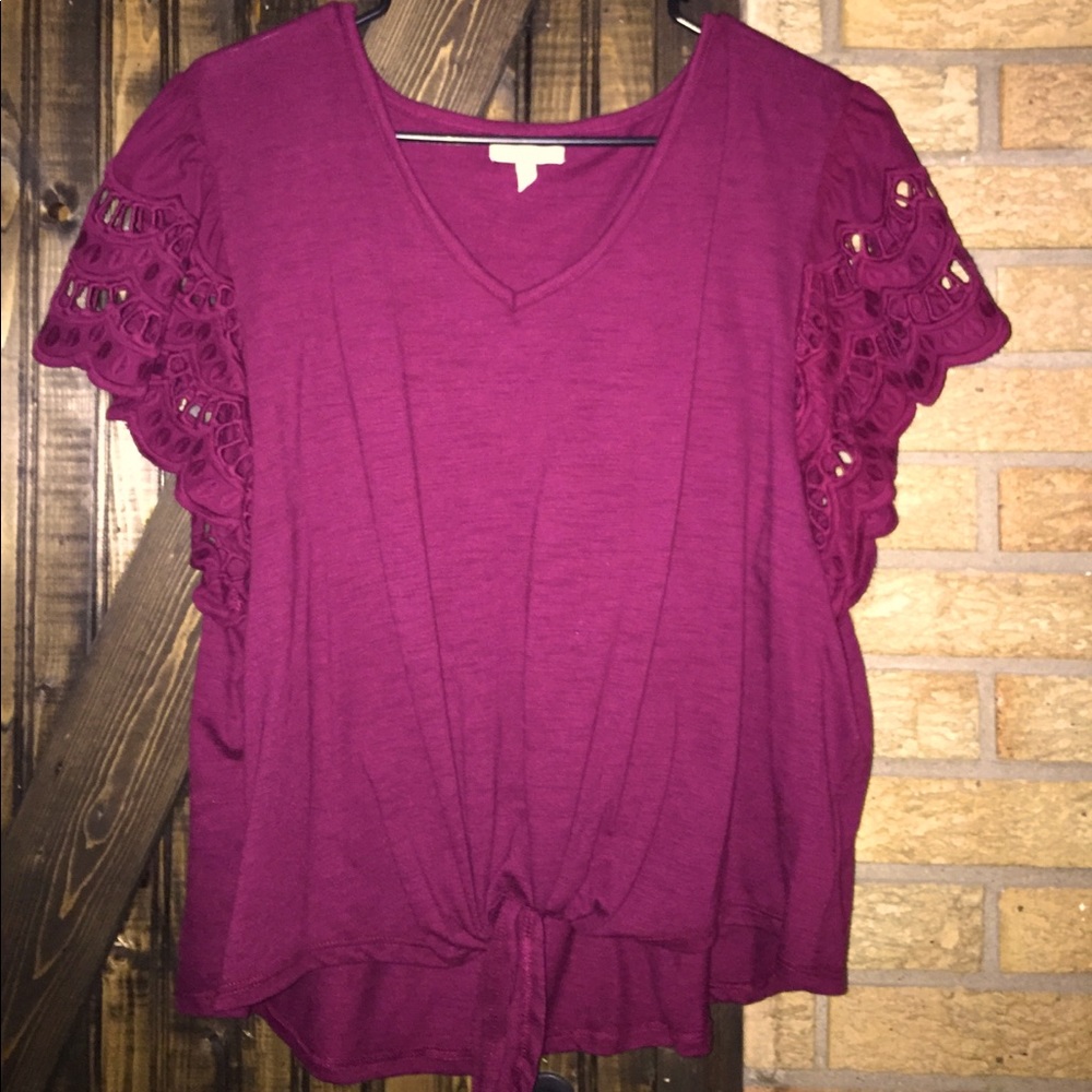 Maurice’s loose shirt